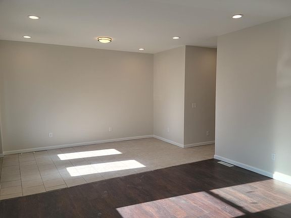 3rd image of 3403 Montana St