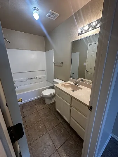Redbud Place Apartments — Photo 18
