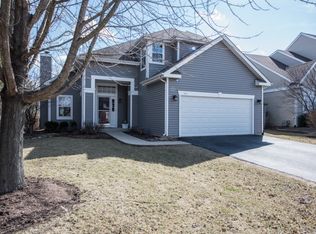 1045 Cottonwood Ct, Round Lake, IL 60073