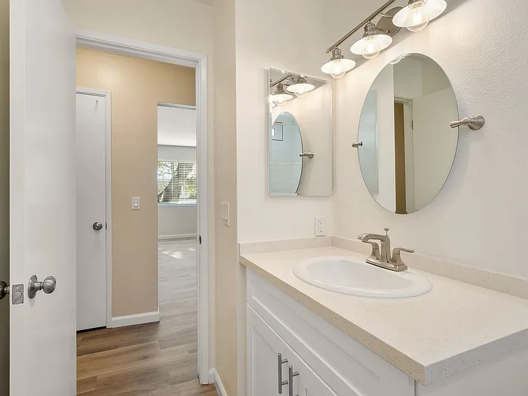 5353 Olmeda Ave — Photo 35