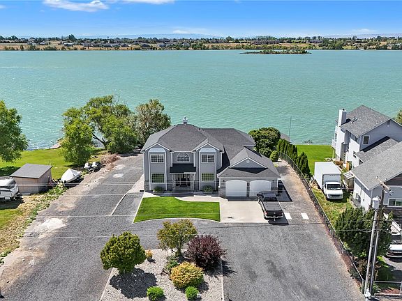 4th image of 4114 Shorecrest Drive NE