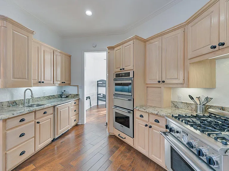 904 Tiffany Ln — Photo 21