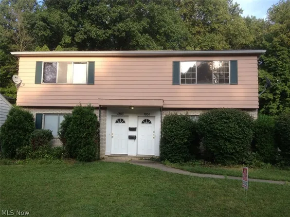 1851 Cromwell Dr, Akron, OH 44313