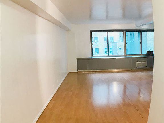 5th image of 225 E 46th St APT 4L