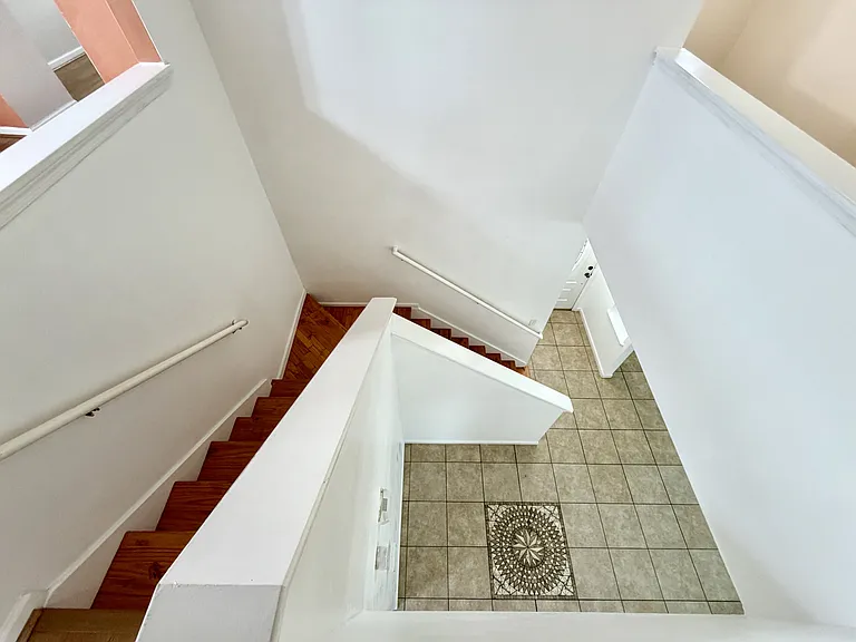 221 Dunn St — Photo 18