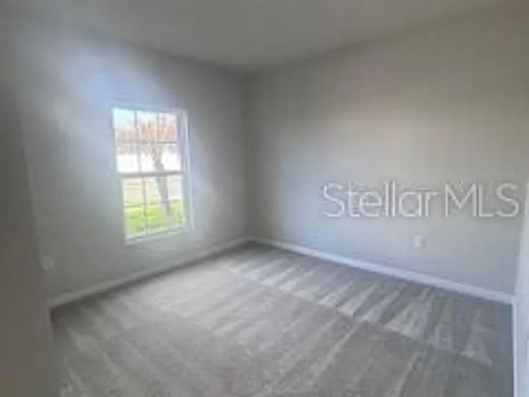 1105 Lexington Ln — Photo 10
