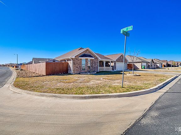 4th image of 1901 Case Ave