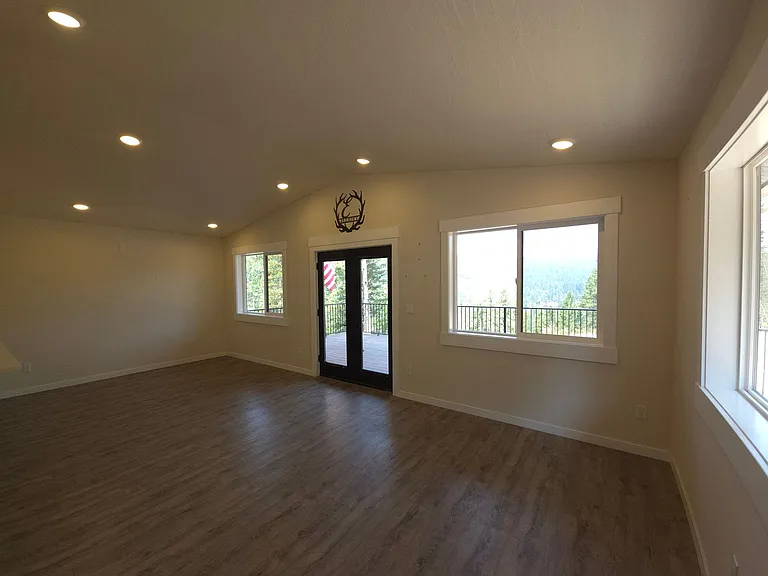 3835 Pinecreek Rd — Photo 4