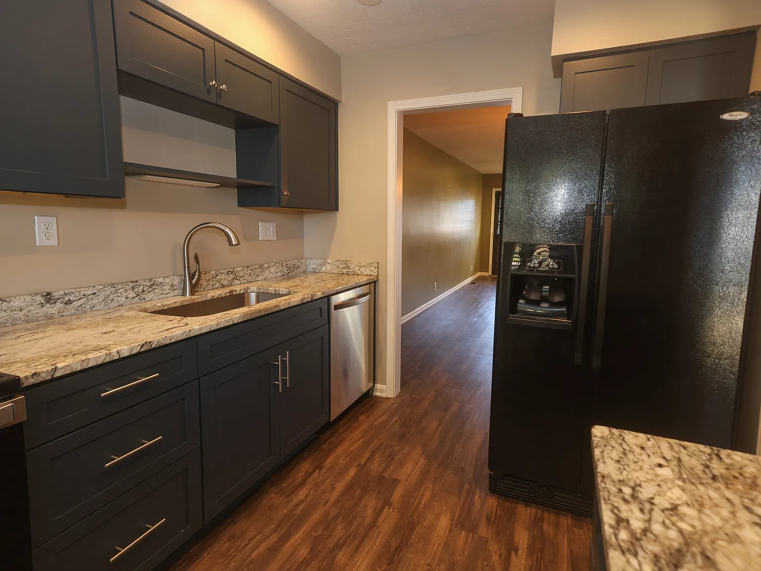 2 bed, 2.5 bath, 1755 sqft, $2,500 — Photo 4