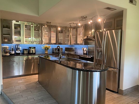 4th image of 7718-7716 Southcliff Dr