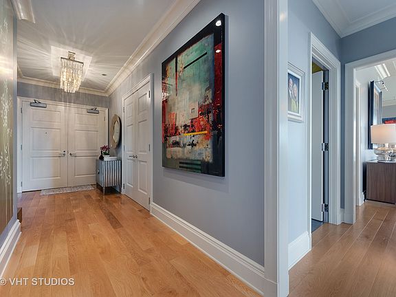4th image of 2550 N Lakeview Ave Unit S3001