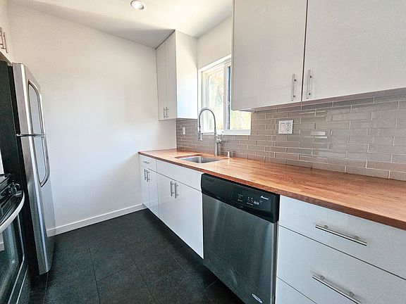 5th image of 1940 Preston Ave #102A