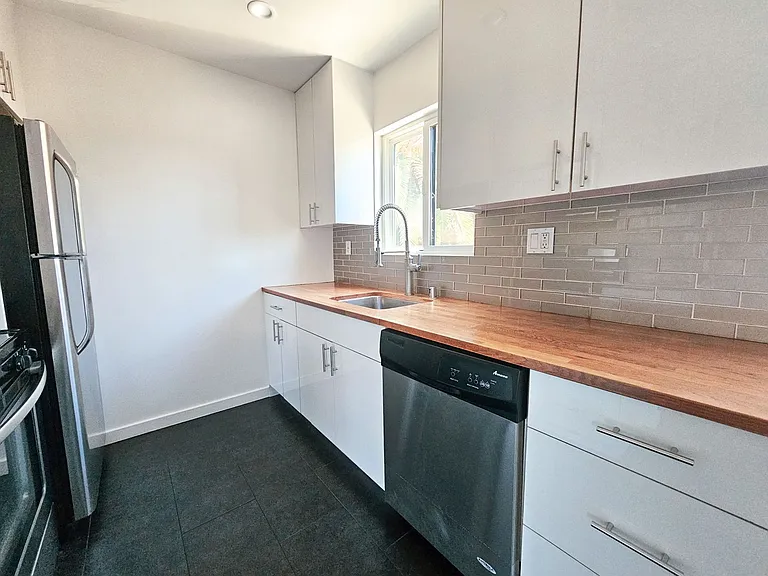 1940 Preston Ave #102A — Photo 5