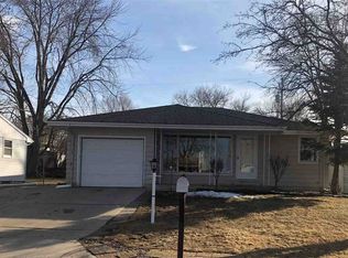 49 Sunny Cir, Mason City, IA 50401