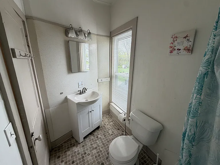 108 E Monroe St #2 — Photo 7