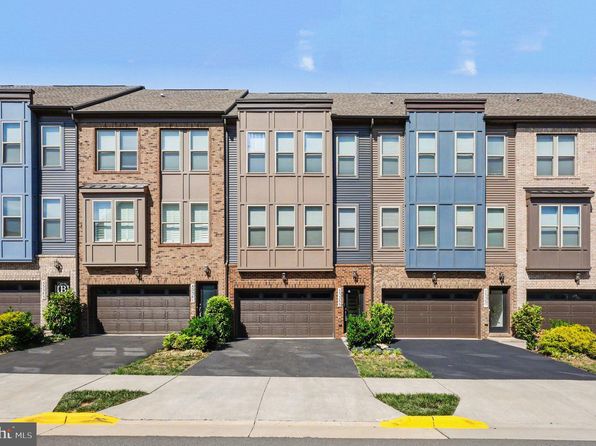 45359 Daveno Sq