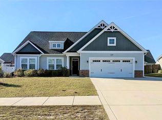 589 Stonebriar Ave, Raeford, NC 28376