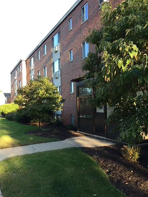 46 Hawthorne St