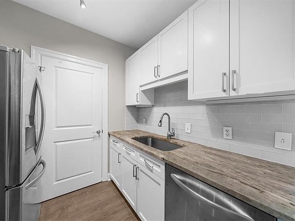 5th image of 325 E Paces Ferry Rd NE APT 504