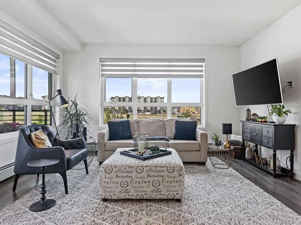 350 S Livingston Cmn NE #1215, Calgary, AB T3P 1M5