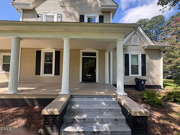 3rd image of 512 Raleigh St