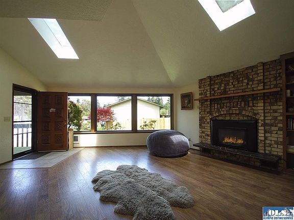 4th image of 2101 Seabreeze Pl