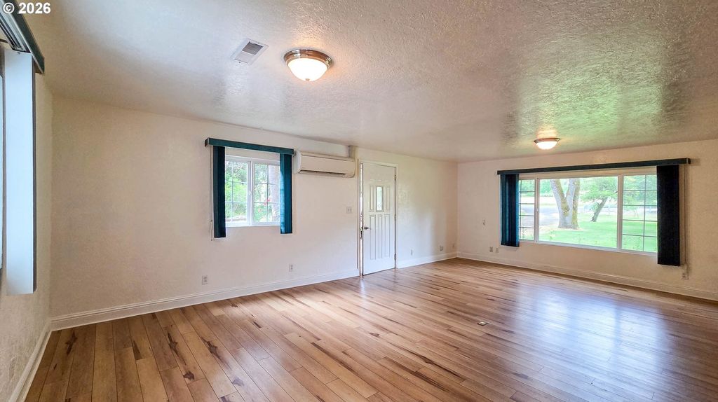 Apartment in Roseburg, Douglas - View 4