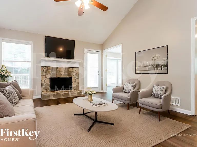 4808 Woodlands Pkwy — Photo 3