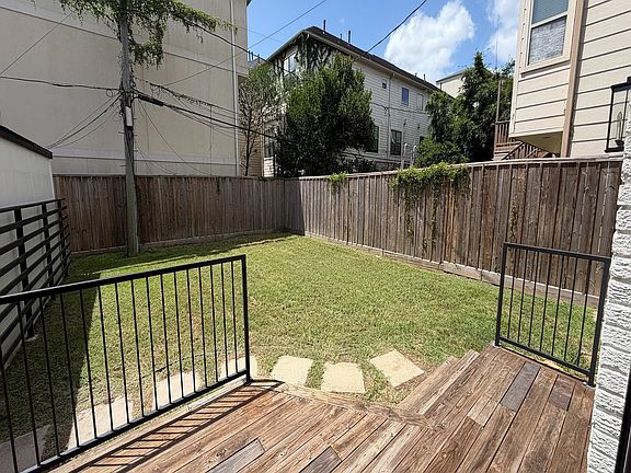 2nd image of 1601 Bonnie Brae St