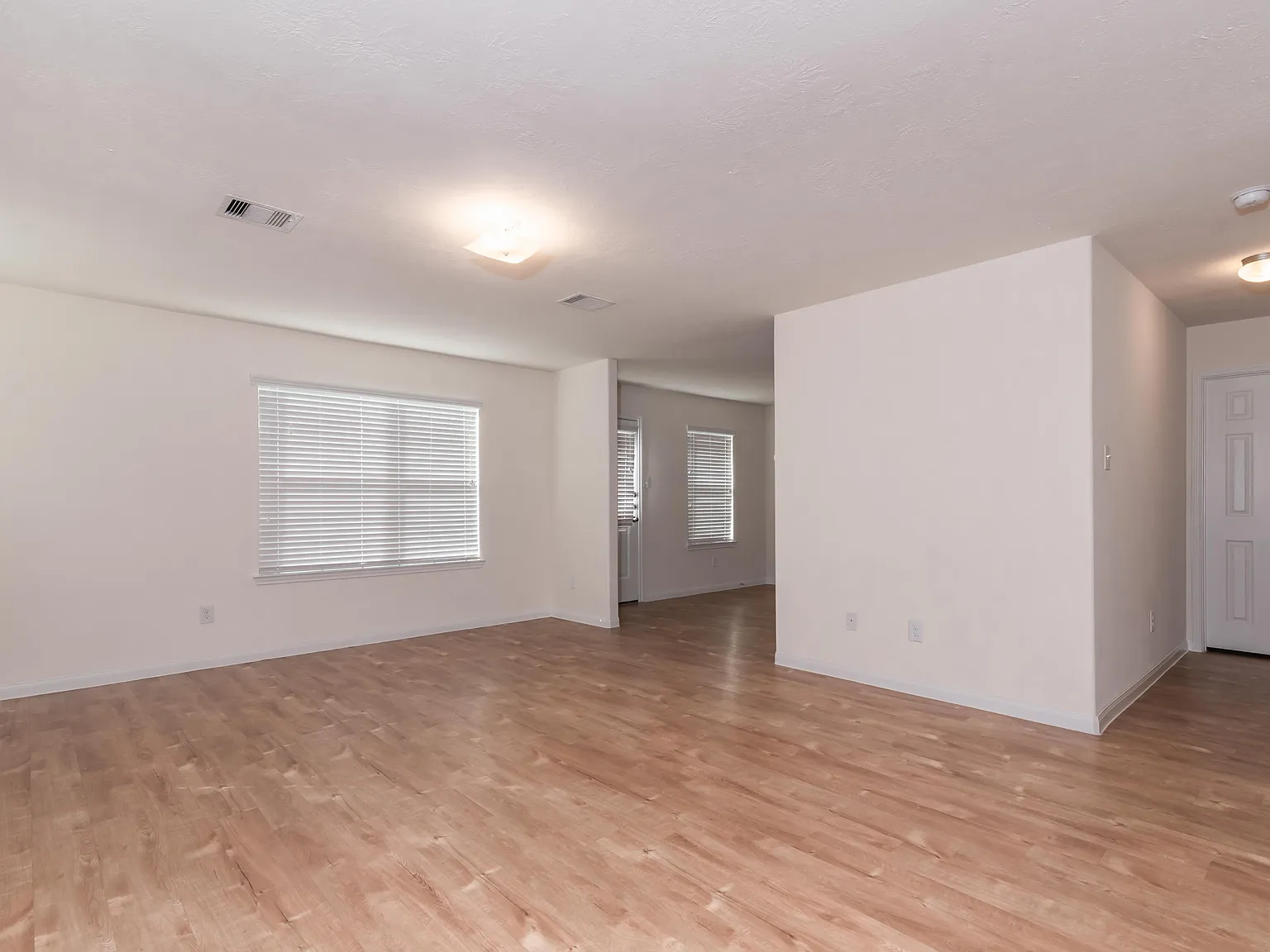 Apache Meadows — Photo 2