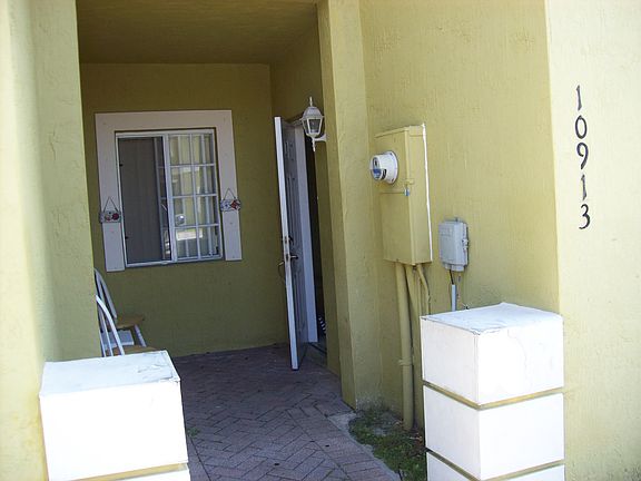 Entrance to the property