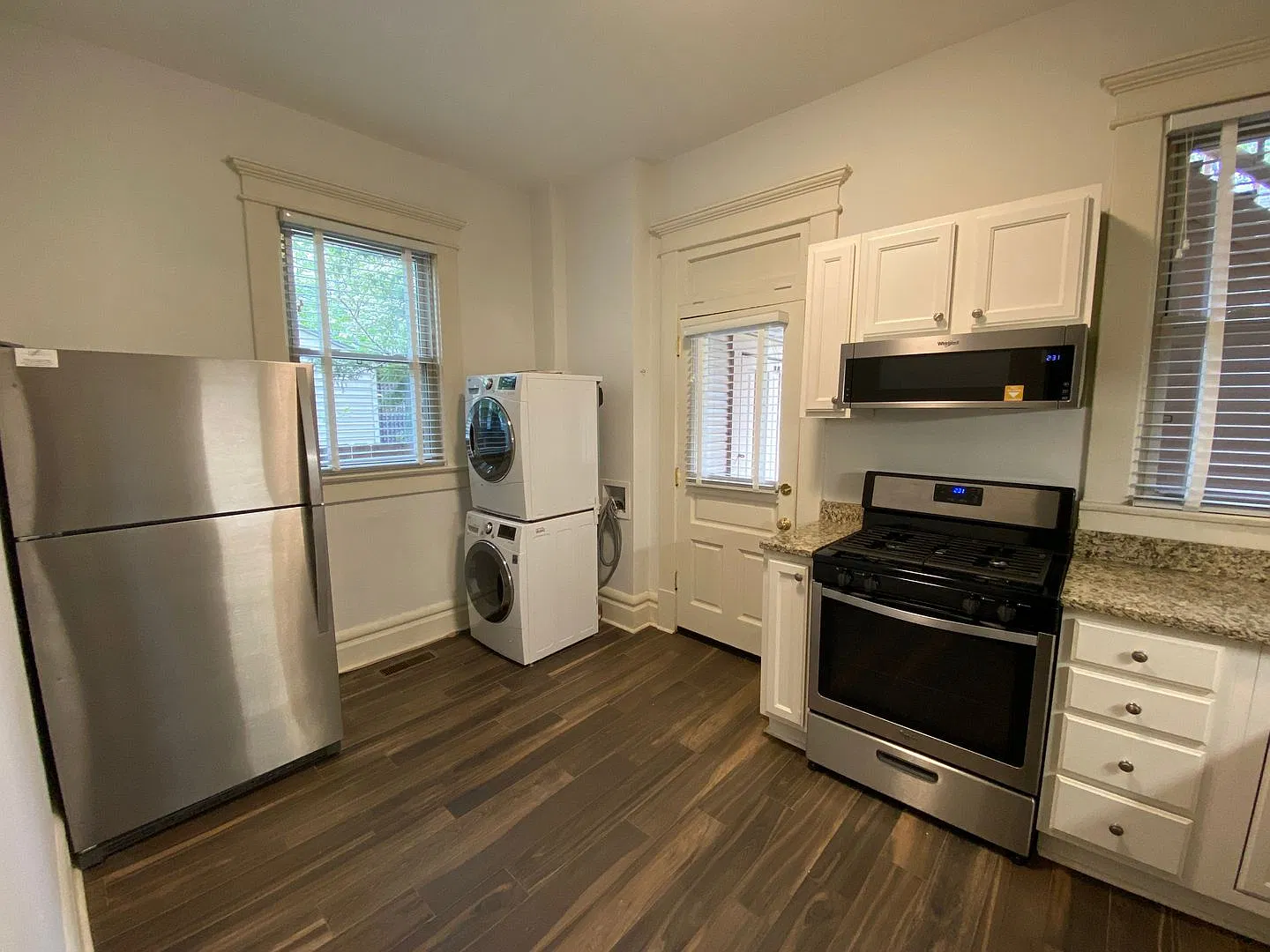 W 1st Ave 182-188 GW2 — Photo 3