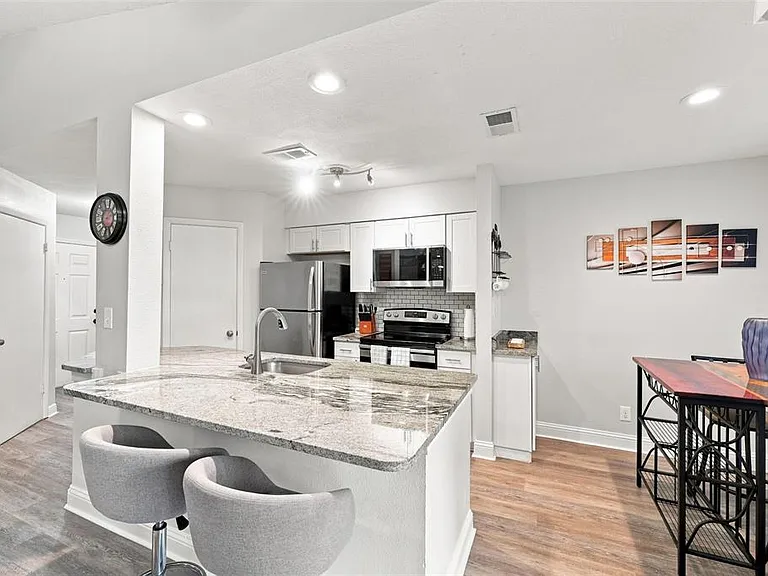8630 Mallard Reserve Dr #203 — Photo 10