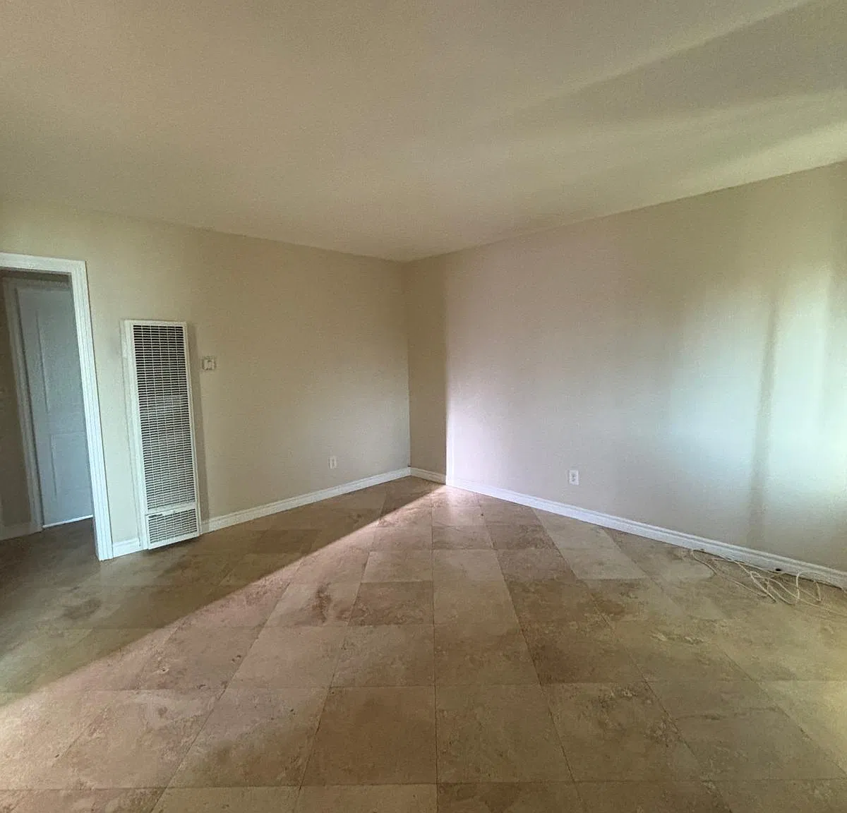 2 bed, 990 sqft, $1,975 — Photo 1
