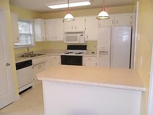 3rd image of 507 Connie Ct
