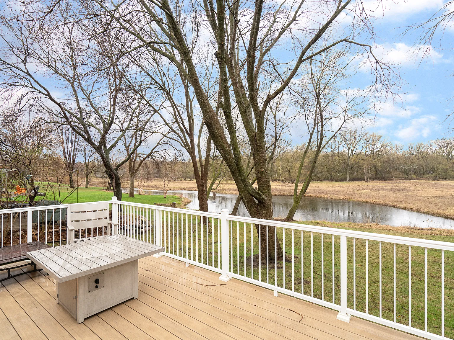 4 bed, 2100 sqft, $4,500 — Photo 2