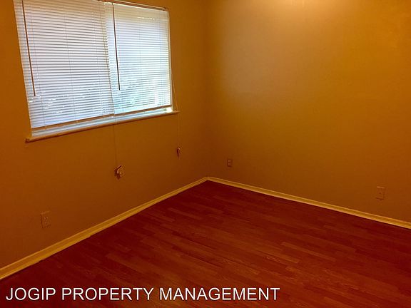 5th image of 4708 San Jacinto St APT 11