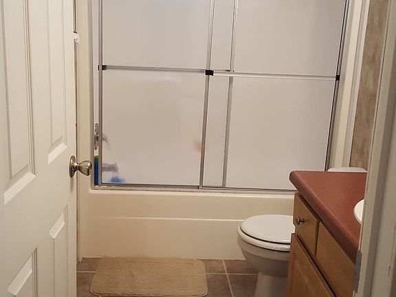 2nd Bathroom 