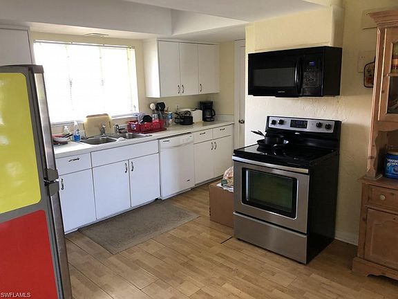 5th image of 824 Buttonwood CT