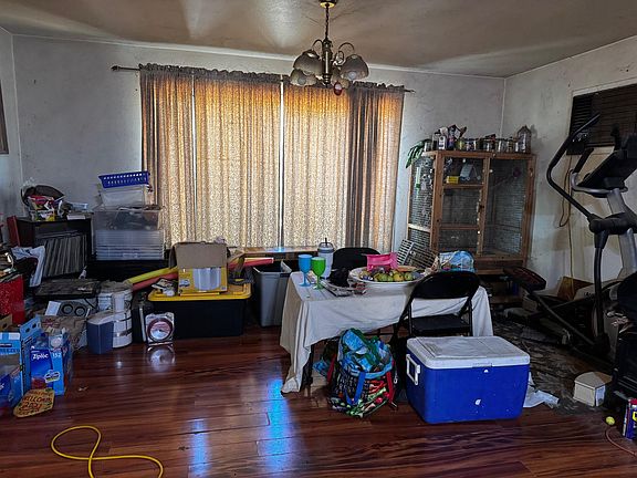 3rd image of 90 Maple Ln