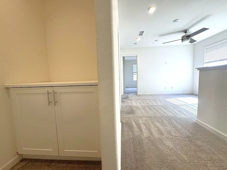 1014 W Buttercup Ln — Photo 14