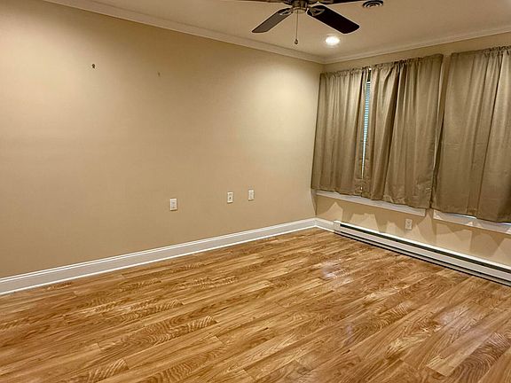 3rd image of 35C Edinburgh Ln