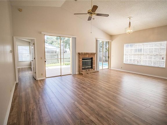4th image of 292 New Waterford Pl