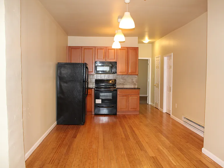 210 W Zeralda St #A — Photo 10