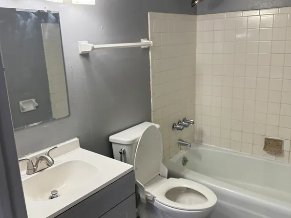 10036 W Fond Du Lac Ave #1, Milwaukee, WI 53224