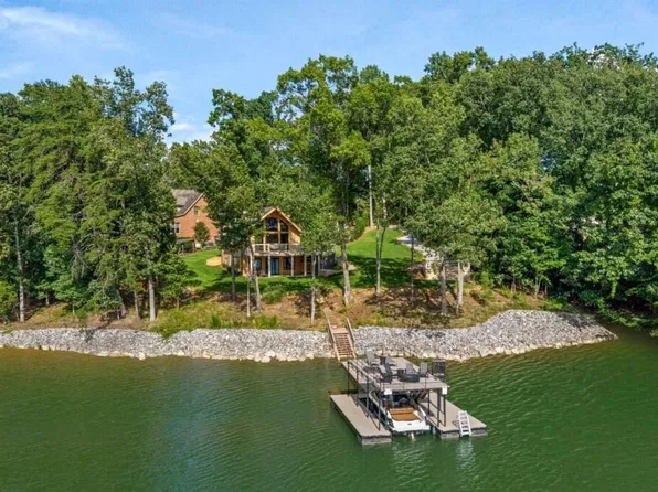 6011 Blackberry Ln, Buford, GA 30518