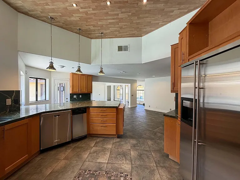 10 Venus Dr — Photo 39
