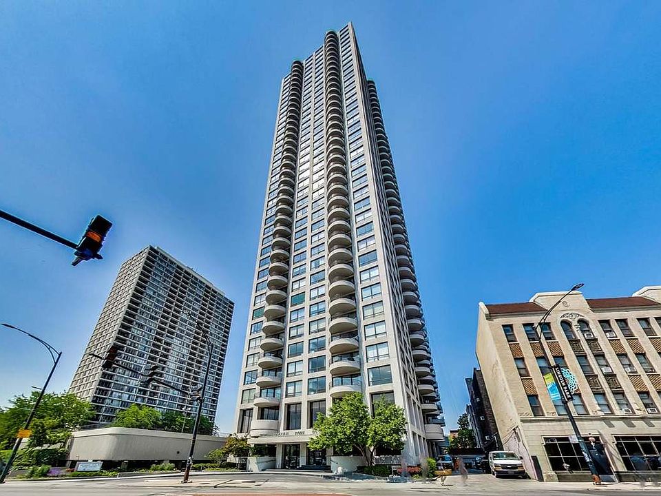 1st image of 2020 N Lincoln Park W APT 18D