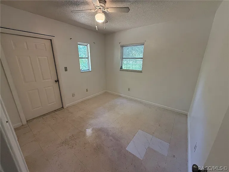7115 W Porpoise Dr — Photo 6