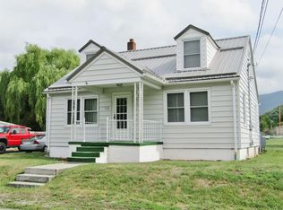 116 Peck St, Pembroke, VA 24136